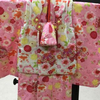 襦袢刺繍えり付き↗︎3歳ピンク系着物と被布セット巾着 草履 (和服/着物)