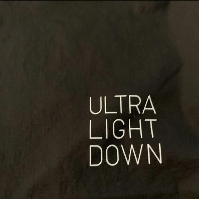 UNIQLO(ユニクロ)のユニクロ　ウルトラライトダウン　収納袋 メンズのジャケット/アウター(ダウンジャケット)の商品写真