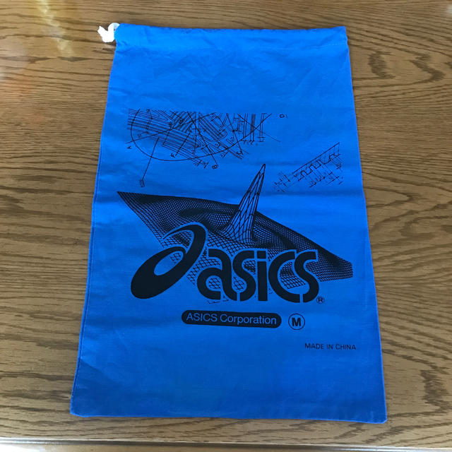 asics(アシックス)のアシックス  シューズケース(チー様専用) キッズ/ベビー/マタニティのこども用バッグ(シューズバッグ)の商品写真