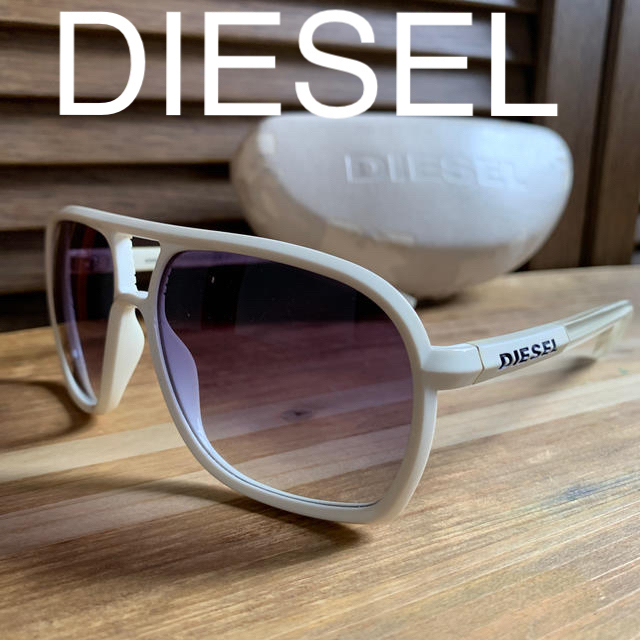 DIESEL ホワイトフレームサングラス