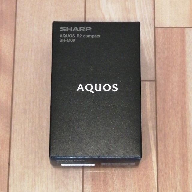 AQUOS(アクオス)の☆新品値下げ中★AQUOS R2 compact SH-M09 スマホ/家電/カメラのスマートフォン/携帯電話(スマートフォン本体)の商品写真