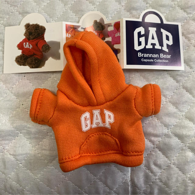 GAP(ギャップ)のGAP ガチャ パーカー オレンジ ① エンタメ/ホビーのおもちゃ/ぬいぐるみ(キャラクターグッズ)の商品写真