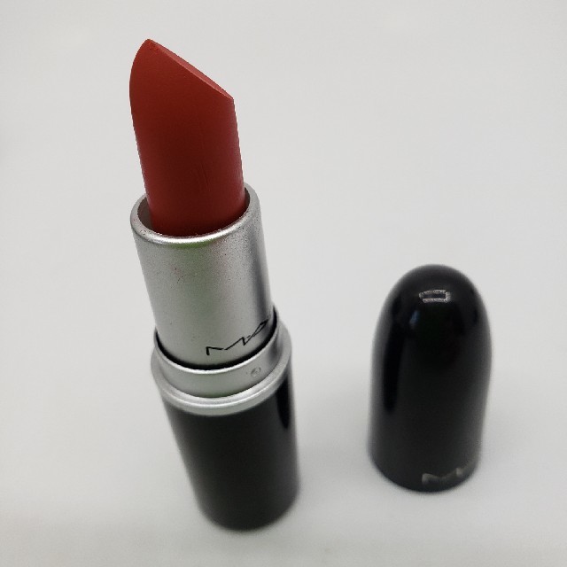 MAC(マック)のM・A・C　マック　MAC　口紅　リップ　未使用　マット　赤 コスメ/美容のベースメイク/化粧品(口紅)の商品写真