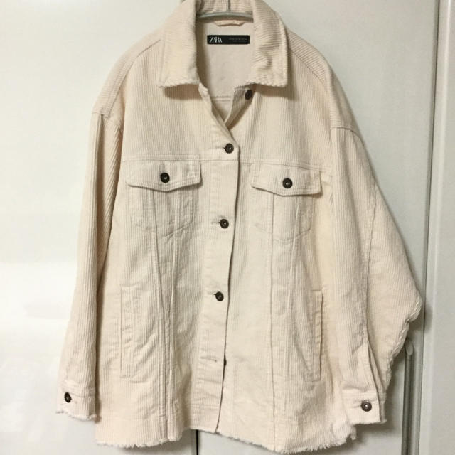 ZARA(ザラ)の国内購入品 ZARA✳︎コーデュロイジャケット XS エクリュ ザラ レディースのジャケット/アウター(ミリタリージャケット)の商品写真