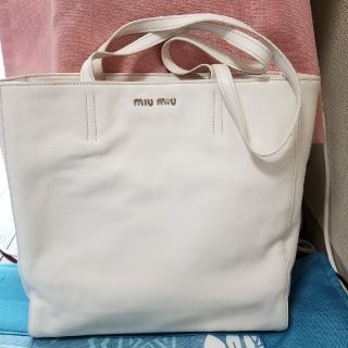 ミュウミュウ(miumiu)の紫様ご検討中　超美品♡ミュウミュウ♡肩掛けトートバッグ(トートバッグ)