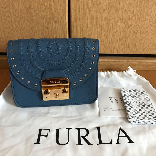 FURLA フルラ　メトロポリス　ラウンドミニクロスボディ　紗栄子使用　ブルー