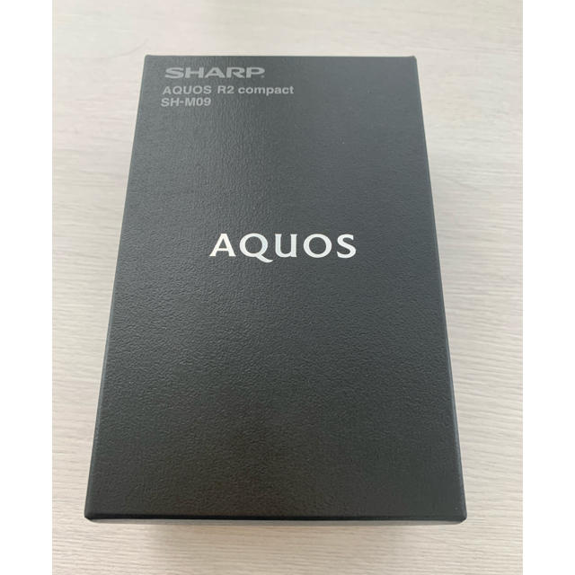 AQUOS(アクオス)のAQUOS R2 compact SH-M09 スマホ/家電/カメラのスマートフォン/携帯電話(スマートフォン本体)の商品写真