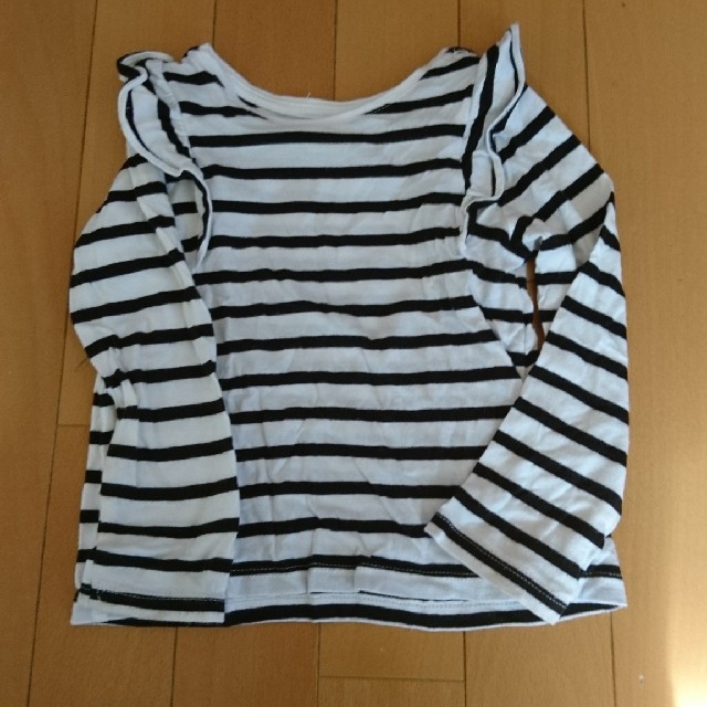 H&M(エイチアンドエム)の95 肩フリルロンTセット キッズ/ベビー/マタニティのキッズ服女の子用(90cm~)(Tシャツ/カットソー)の商品写真