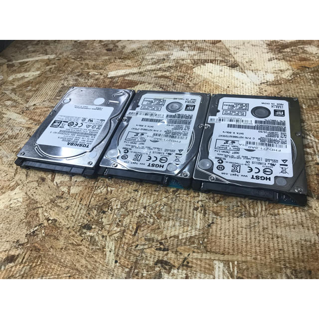 日立(ヒタチ)の内臓HDD 2.5インチSATA 500G ３本セット スマホ/家電/カメラのPC/タブレット(PCパーツ)の商品写真