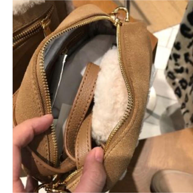 UGG(アグ)のUGGショルダーバック レディースのバッグ(ショルダーバッグ)の商品写真