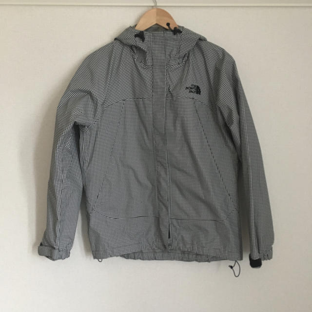 THE NORTH FACE(ザノースフェイス)のTHE NORTH FACE  ギンガムチェック  ウインドブレーカー レディースのジャケット/アウター(ナイロンジャケット)の商品写真