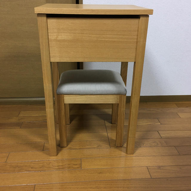 MUJI (無印良品)(ムジルシリョウヒン)の無印良品　ドレッサー　スツール　セット インテリア/住まい/日用品の収納家具(ドレッサー/鏡台)の商品写真