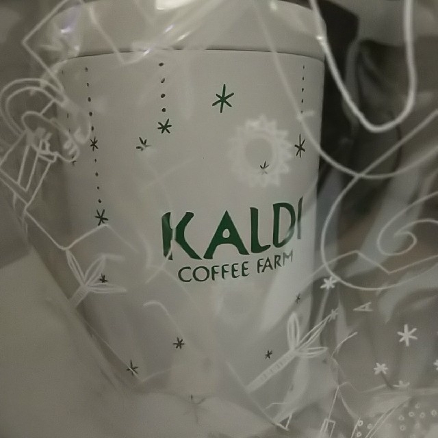 KALDI(カルディ)のカルディ キャニスター缶 クリスマスデザイン インテリア/住まい/日用品のキッチン/食器(収納/キッチン雑貨)の商品写真