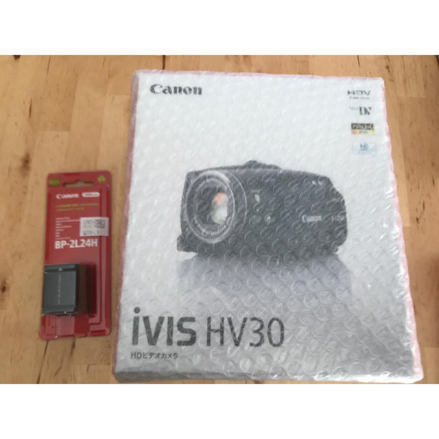 Canon(キヤノン)のポト様専用 新品未開封 Canon iVIS HV30 コンバータ付 スマホ/家電/カメラのカメラ(ビデオカメラ)の商品写真