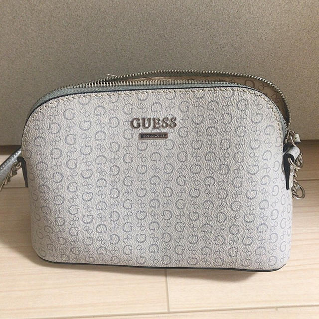 GUESS(ゲス)のGUESS ショルダーバッグ レディースのバッグ(ショルダーバッグ)の商品写真