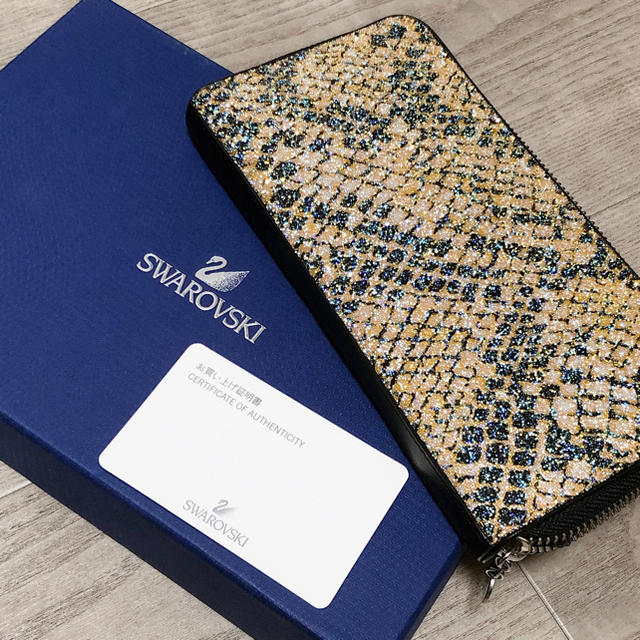 SWAROVSKI(スワロフスキー)のSWAROVSKI スワロフスキー　長財布　クリスタル レディースのファッション小物(財布)の商品写真