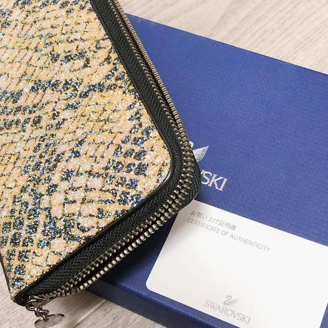 SWAROVSKI(スワロフスキー)のSWAROVSKI スワロフスキー　長財布　クリスタル レディースのファッション小物(財布)の商品写真