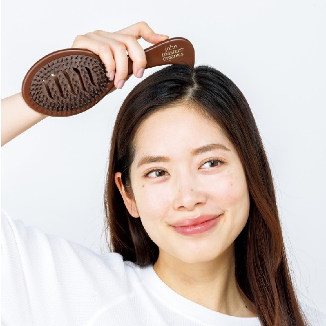 InRed ３月号 付録  ヘアブラシ＆リップクリーム コスメ/美容のヘアケア/スタイリング(ヘアブラシ/クシ)の商品写真