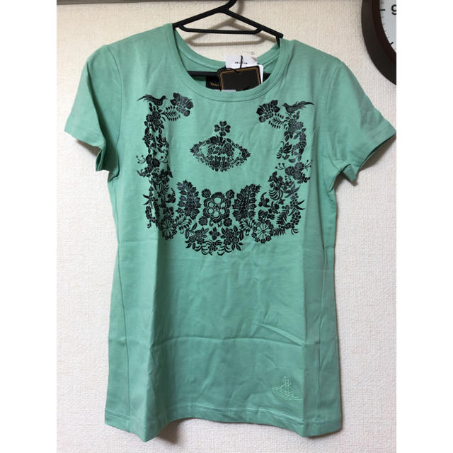 Vivienne Westwood(ヴィヴィアンウエストウッド)の新品未使用タグ付き　Vivienne Westwood Tシャツ レディースのトップス(Tシャツ(半袖/袖なし))の商品写真