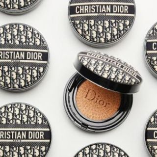 ディオール(Dior)のディオールスキン☆フォーエヴァー　クッション　2N(ファンデーション)