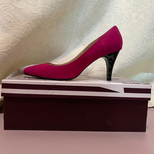 ABAHOUSE(アバハウス)のスエードパンプス　ピンク　美品 レディースの靴/シューズ(ハイヒール/パンプス)の商品写真