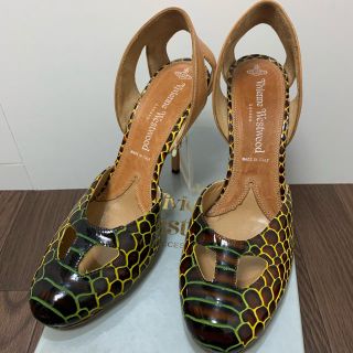 ヴィヴィアンウエストウッド(Vivienne Westwood)のVivienne Westwood 新品パンプス　パイソン柄(ハイヒール/パンプス)