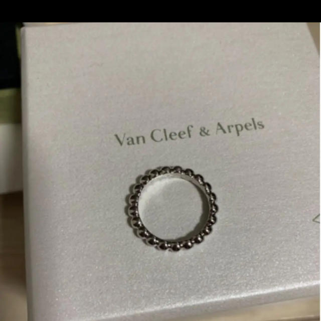 Van Cleef & Arpels(ヴァンクリーフアンドアーペル)の【新品未使用】ヴァンクリーフ &アーペル　リング ペルレ 指輪　アルハンブラ   レディースのアクセサリー(リング(指輪))の商品写真