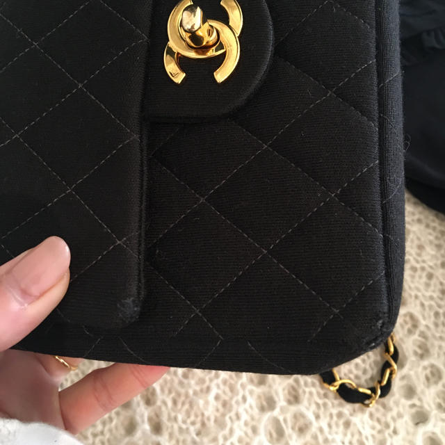 CHANEL(シャネル)のCHANEL mini matelassé. レディースのバッグ(ショルダーバッグ)の商品写真