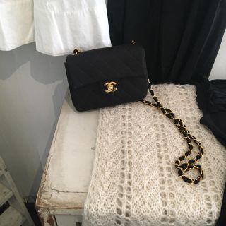 シャネル(CHANEL)のCHANEL mini matelassé.(ショルダーバッグ)