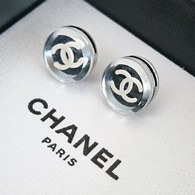 CHANEL ☆ ピアス