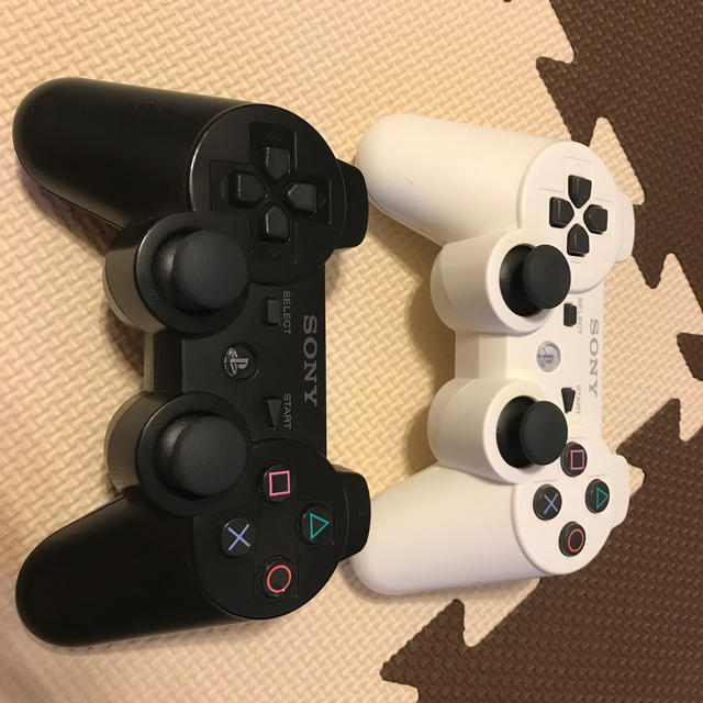 PlayStation3(プレイステーション3)のPS3コントローラ 2個セット エンタメ/ホビーのゲームソフト/ゲーム機本体(その他)の商品写真