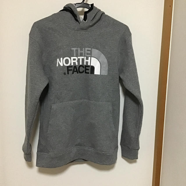 特売　　激安　North Face(ノースフェイス)パーカーSサイズ