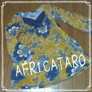 アフリカタロウ(AFRICATARO)のレトロな花柄カラシ色ワンピース(ミニワンピース)