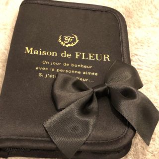 メゾンドフルール(Maison de FLEUR)のMaison de FLEUR パスポートケース(旅行用品)