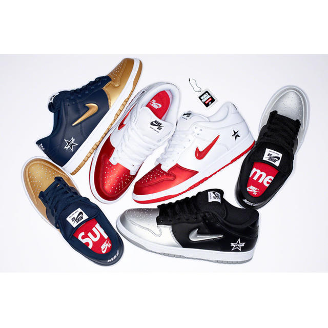 NIKE(ナイキ)のsupreme nike sb dunk low 28.5 シュプリーム ナイキ メンズの靴/シューズ(スニーカー)の商品写真