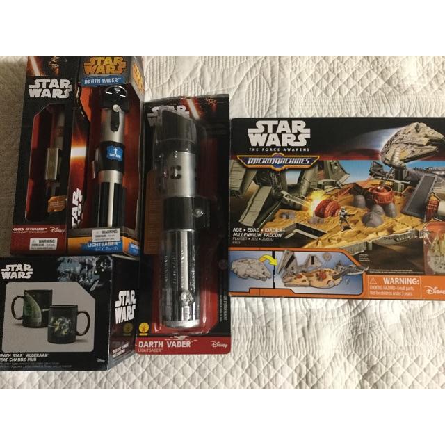 USA購入スターウォーズ 3本ライトセーバーミレニアムファルコンその他
