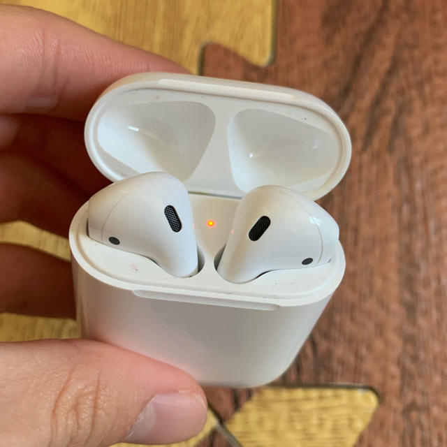 Apple AirPods ワイヤレスイヤホン MMEF2J/A