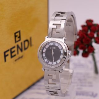 フェンディ(FENDI)の正規品【新品電池】FENDI 6100L/シェル 美品 ズッカ柄(腕時計)