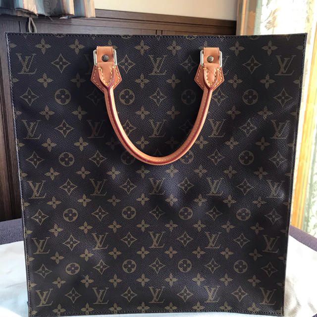 LOUIS VUITTON(ルイヴィトン)のルイヴィトン　サックプラバッグ（ショルダーストラップ含む） レディースのバッグ(トートバッグ)の商品写真