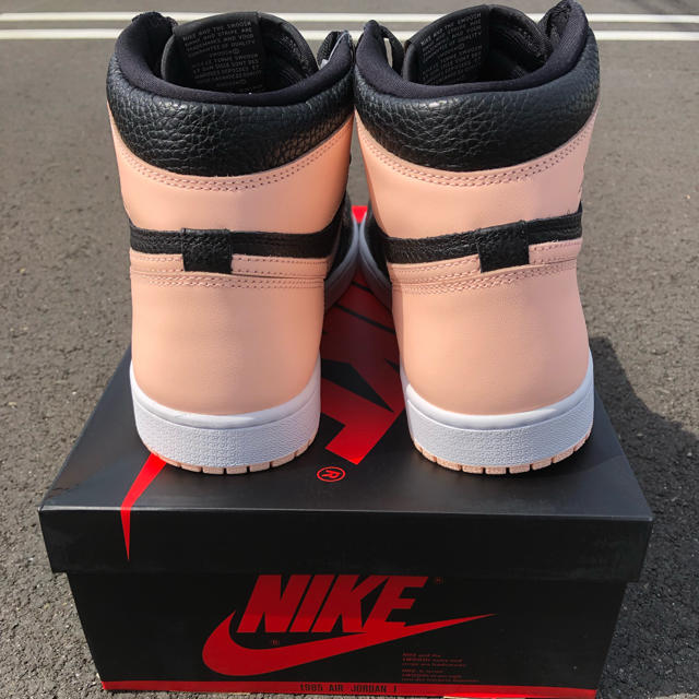 NIKE(ナイキ)のNIKE AIR JORDAN 1 CRIMSON TINT 新品未使用　最安値 メンズの靴/シューズ(スニーカー)の商品写真