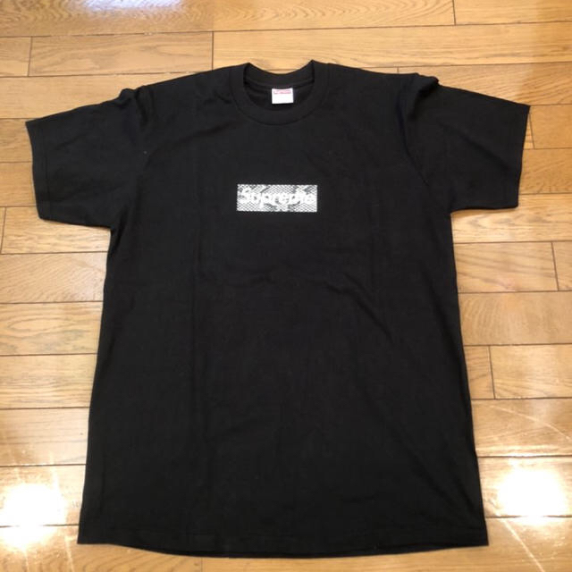 い出のひと時に、とびきりのおしゃれを! Supreme M T-shirt memory