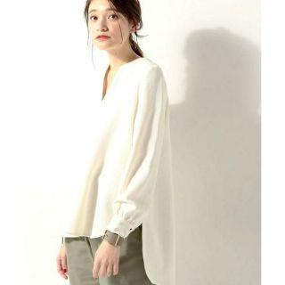 ユナイテッドアローズ(UNITED ARROWS)のRIKA（リカ）42900円　 スリット　ロングスリーブ　ブラウス(シャツ/ブラウス(長袖/七分))