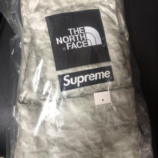 シュプリーム(Supreme)のsupreme north face paper print scarf(マフラー)