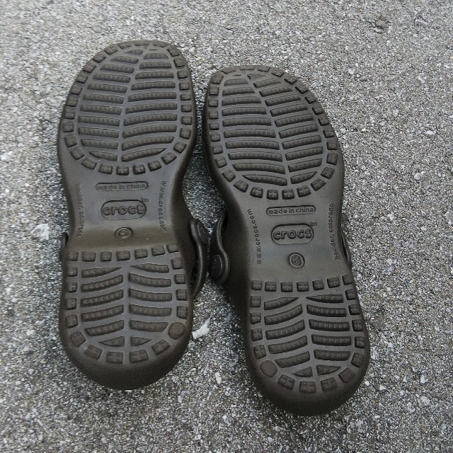 crocs(クロックス)のクロックス　レディースサンダル（22cm）ブラウン レディースの靴/シューズ(サンダル)の商品写真