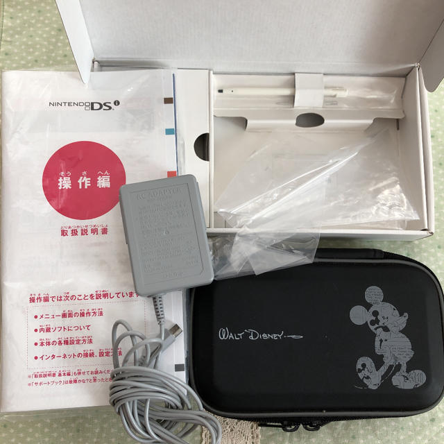 ニンテンドーDS(ニンテンドーDS)のNintendo NINTENDO DS ニンテンドー DSI WHITE エンタメ/ホビーのゲームソフト/ゲーム機本体(携帯用ゲーム機本体)の商品写真