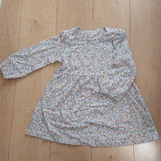 ユニクロ(UNIQLO)の【新品未使用】ユニクロ 花柄 プリント 長袖 ワンピース(ワンピース)