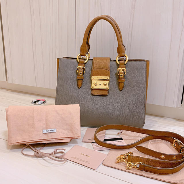若者の大愛商品 miumiu - ゆずさま(バッグ+制服) ハンドバッグ - zhor.com 若者の大愛商品 miumiu - ゆずさま(バッグ+制服) ハンドバッグ - zhor.com