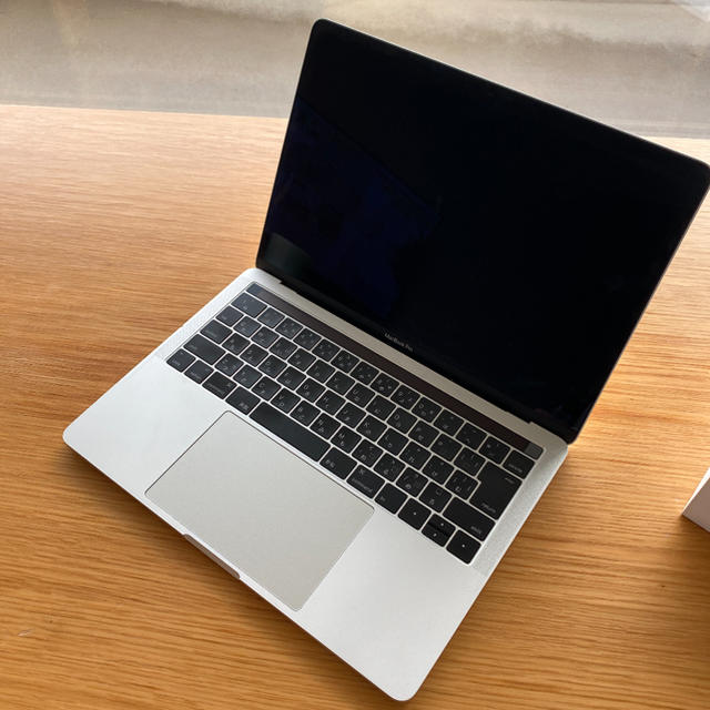 MacBook Pro 13インチ タッチバー付 256GB 8GB