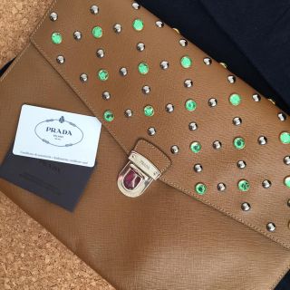 確実正規品 PRADA ショーピース スタッズ クラッチバッグ bag