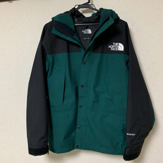 THE NORTH FACE(ザノースフェイス)のNORTH FACE マウンテンライトジャケット ボタニカルグリーン メンズのジャケット/アウター(マウンテンパーカー)の商品写真